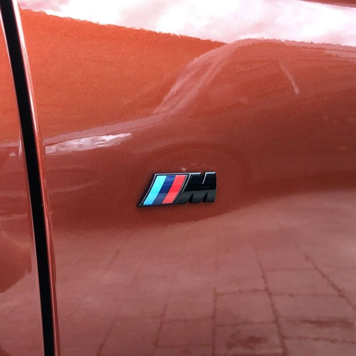 BMW M logo emblem til siden blank sort - NaviTronic
